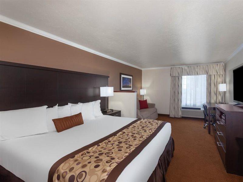 Ramada By Wyndham Моузъс Лейк Екстериор снимка